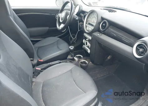 2009 Mini Cooper z USA, uszkodzony, nr VIN WMWMF33519TU75139